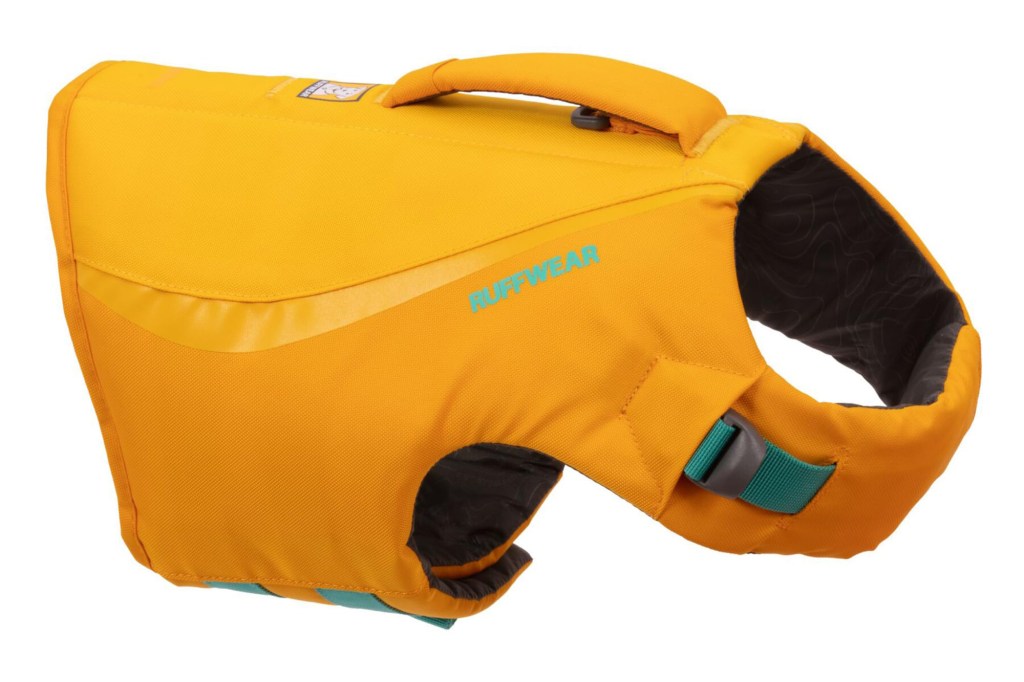 FLOAT COLLABOK WITH Ruff clothes