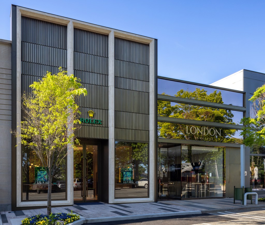 London Jewelers has opened a dedicated Rolex showroom at the itâs American Manhasset location.